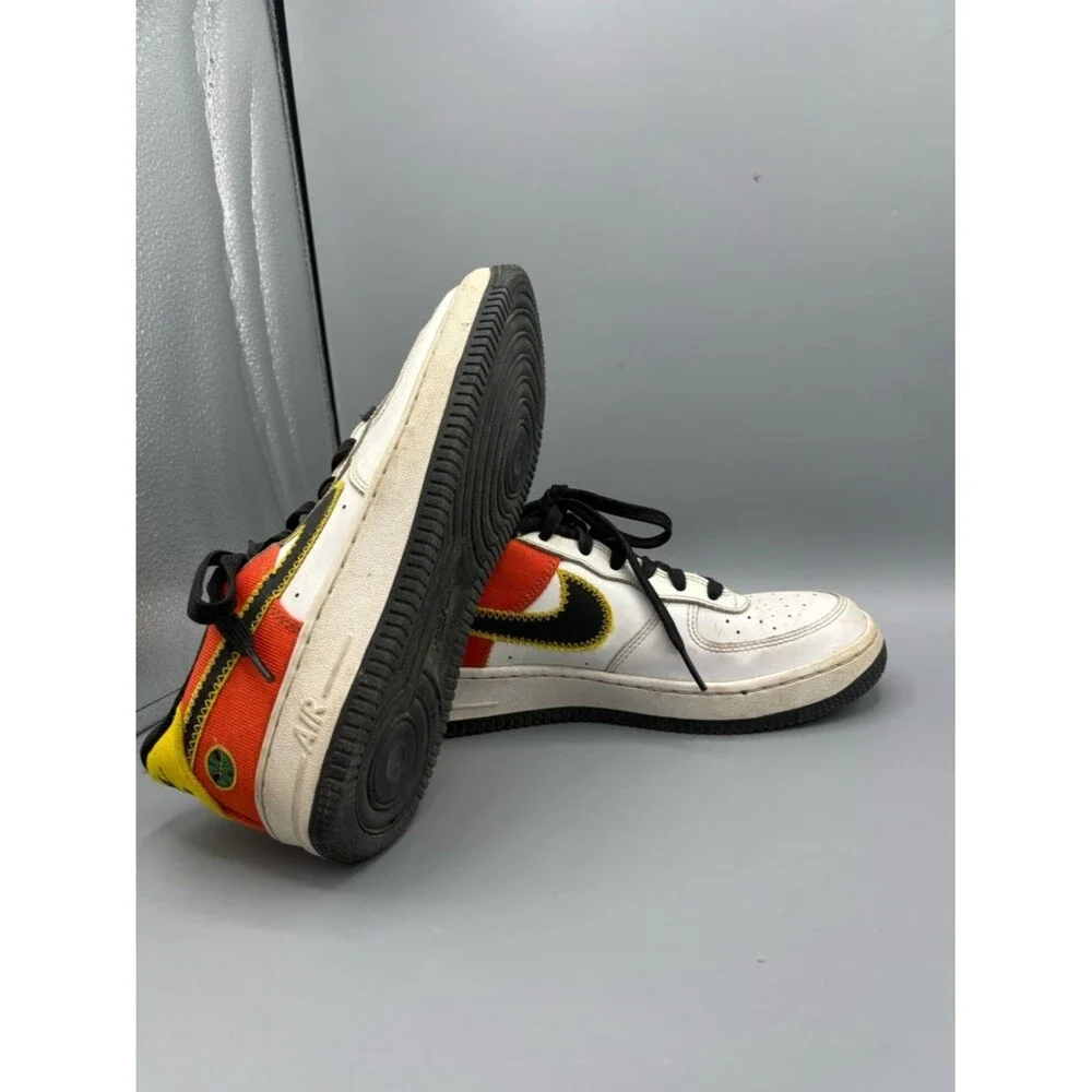 Nike Air Force 1 '07 LV8 in the 